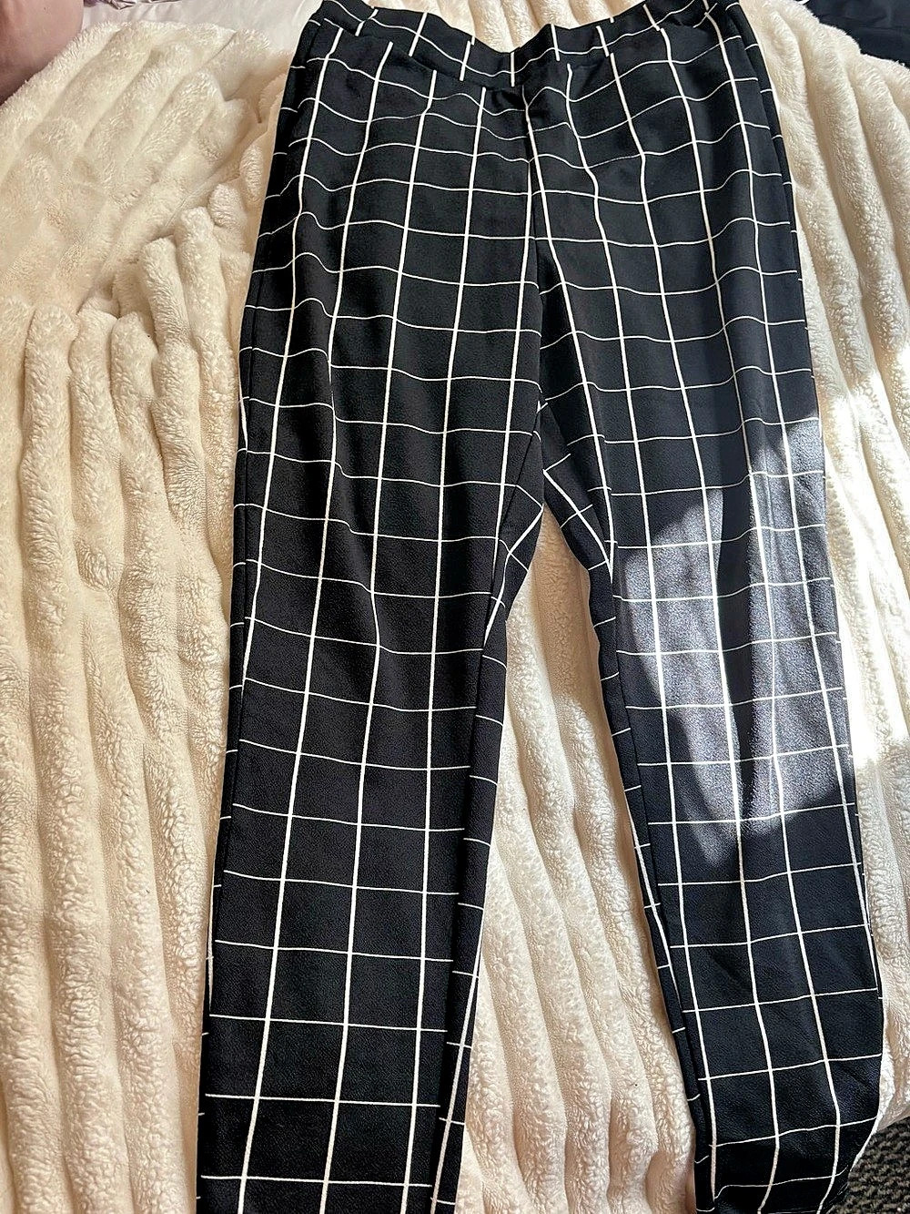 SHEIN Checkered Leggings in Black & White Size Large